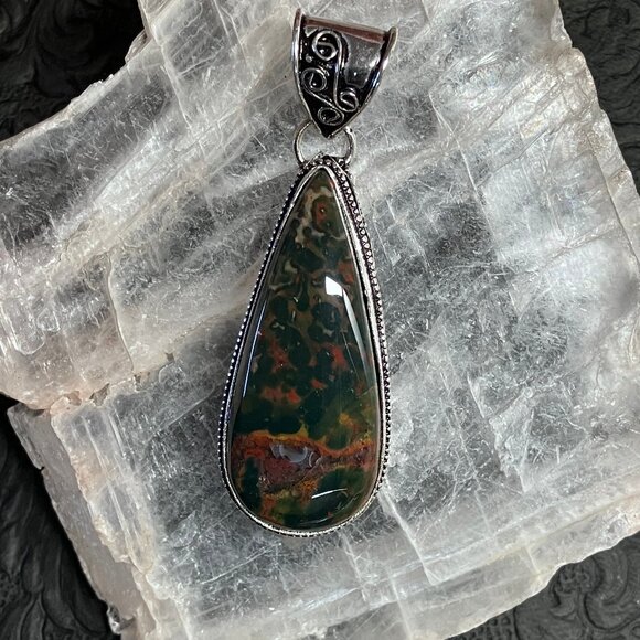 Antique Styled Heliotrope Bloodstone Pendant Stone Crystal Jewelry - Picture 9 of 10